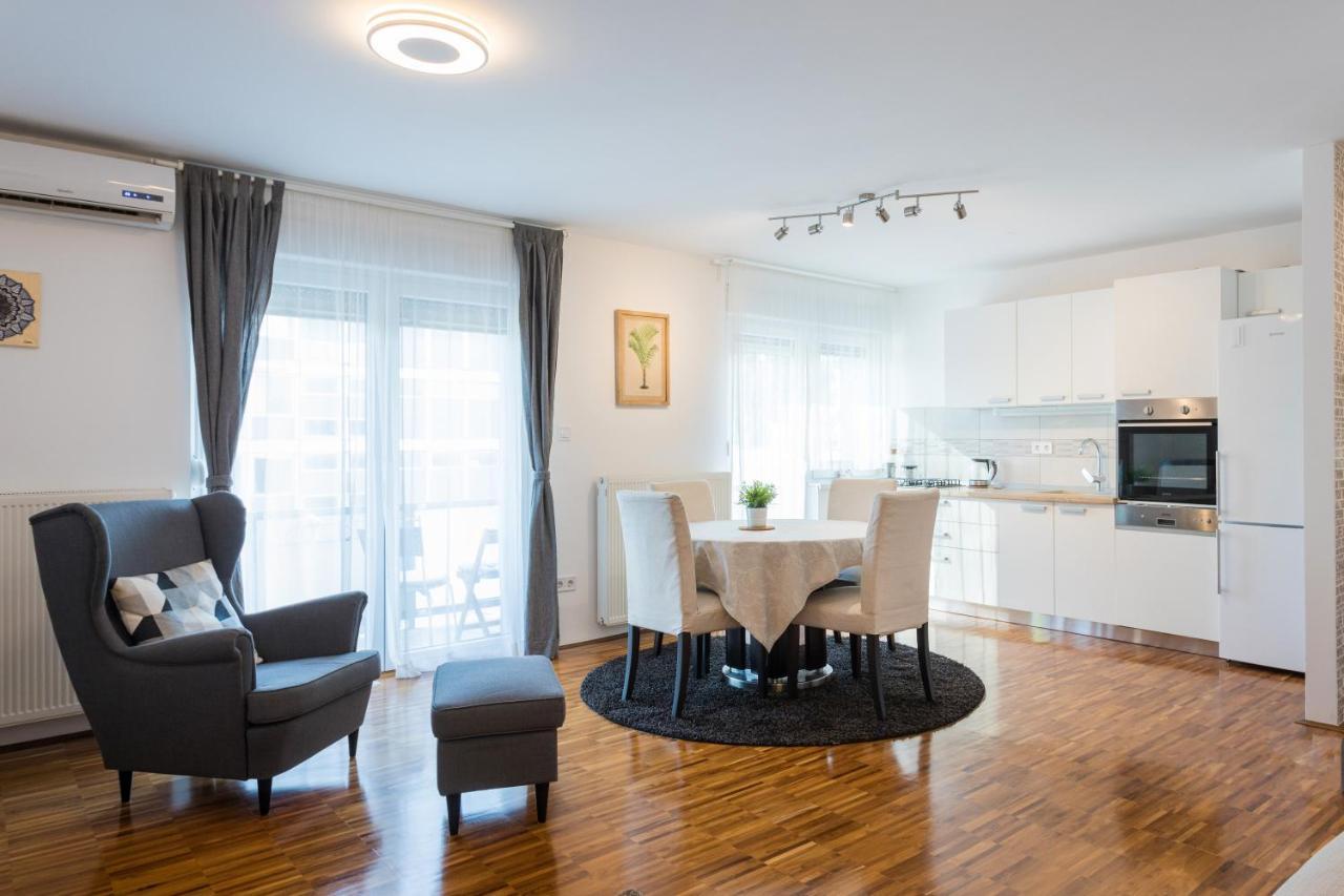 Spacious 2Bdr Apartment - Free Parking 자그레브 외부 사진