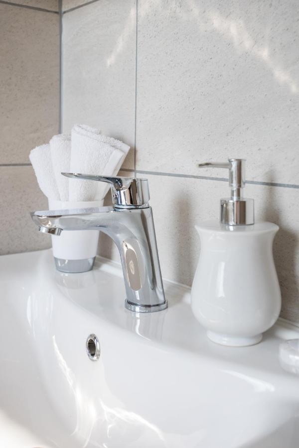 Spacious 2Bdr Apartment - Free Parking 자그레브 외부 사진