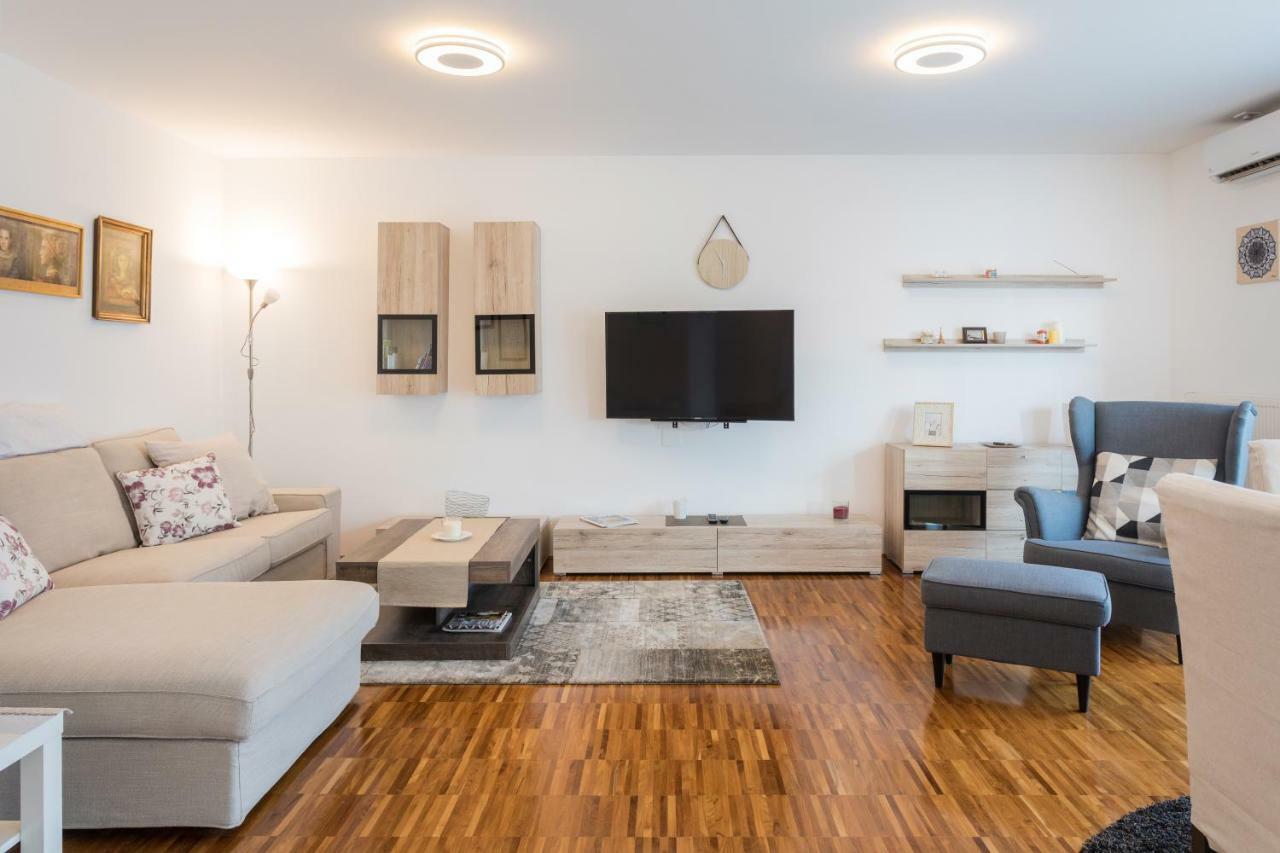 Spacious 2Bdr Apartment - Free Parking 자그레브 외부 사진